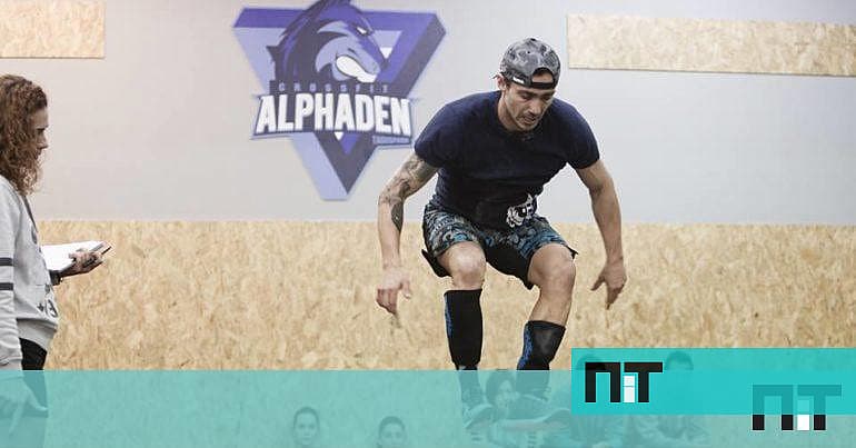 CrossFit community training together